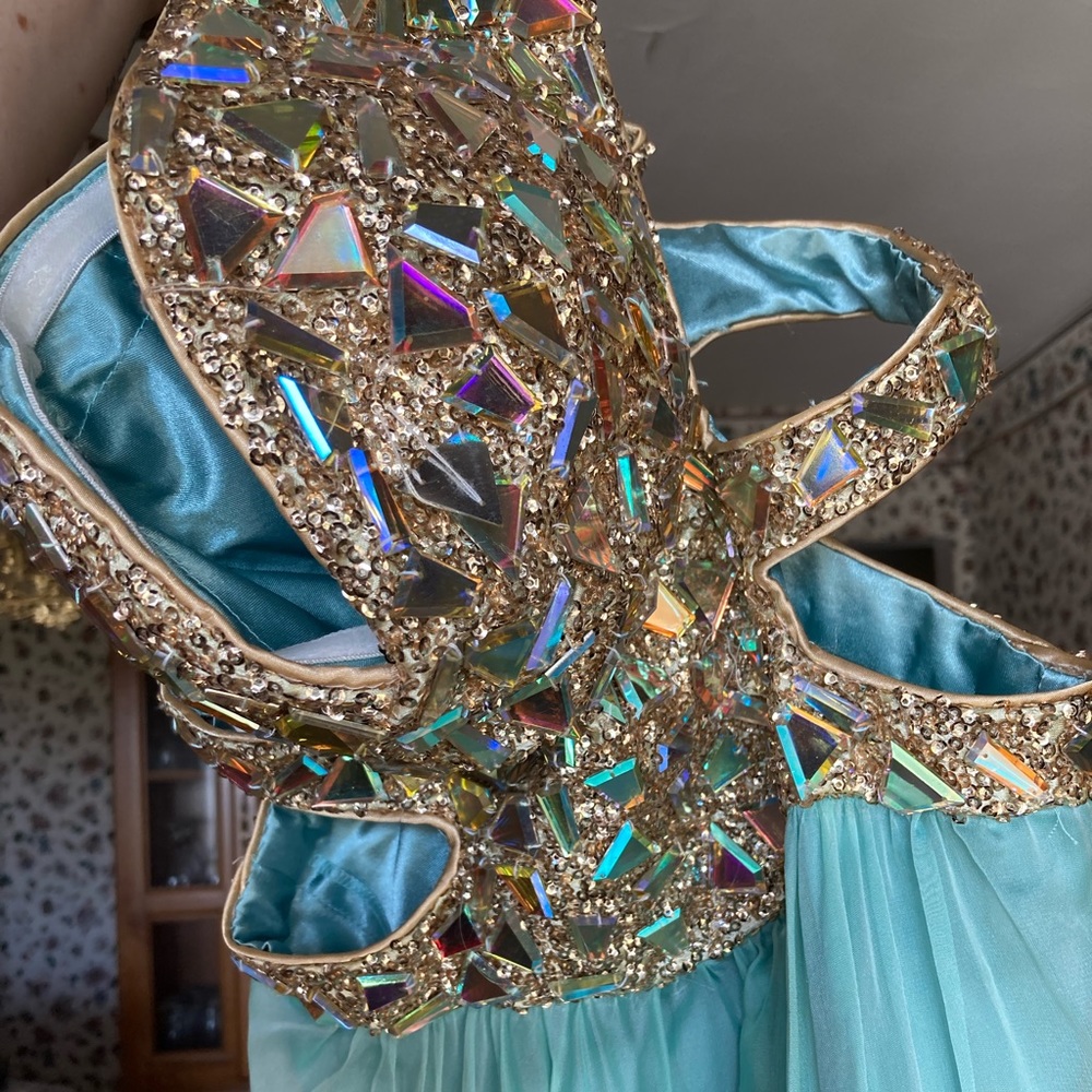 PROM DRESS - Picture 11 of 13